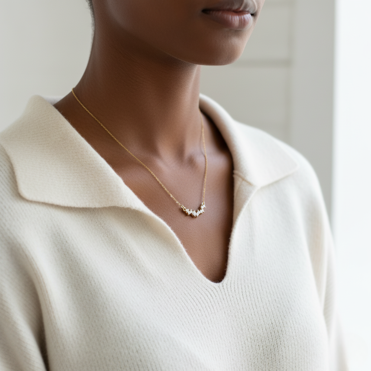 Curved Necklace with Brilliant Zirconias 100% 18K Gold Plated Steel