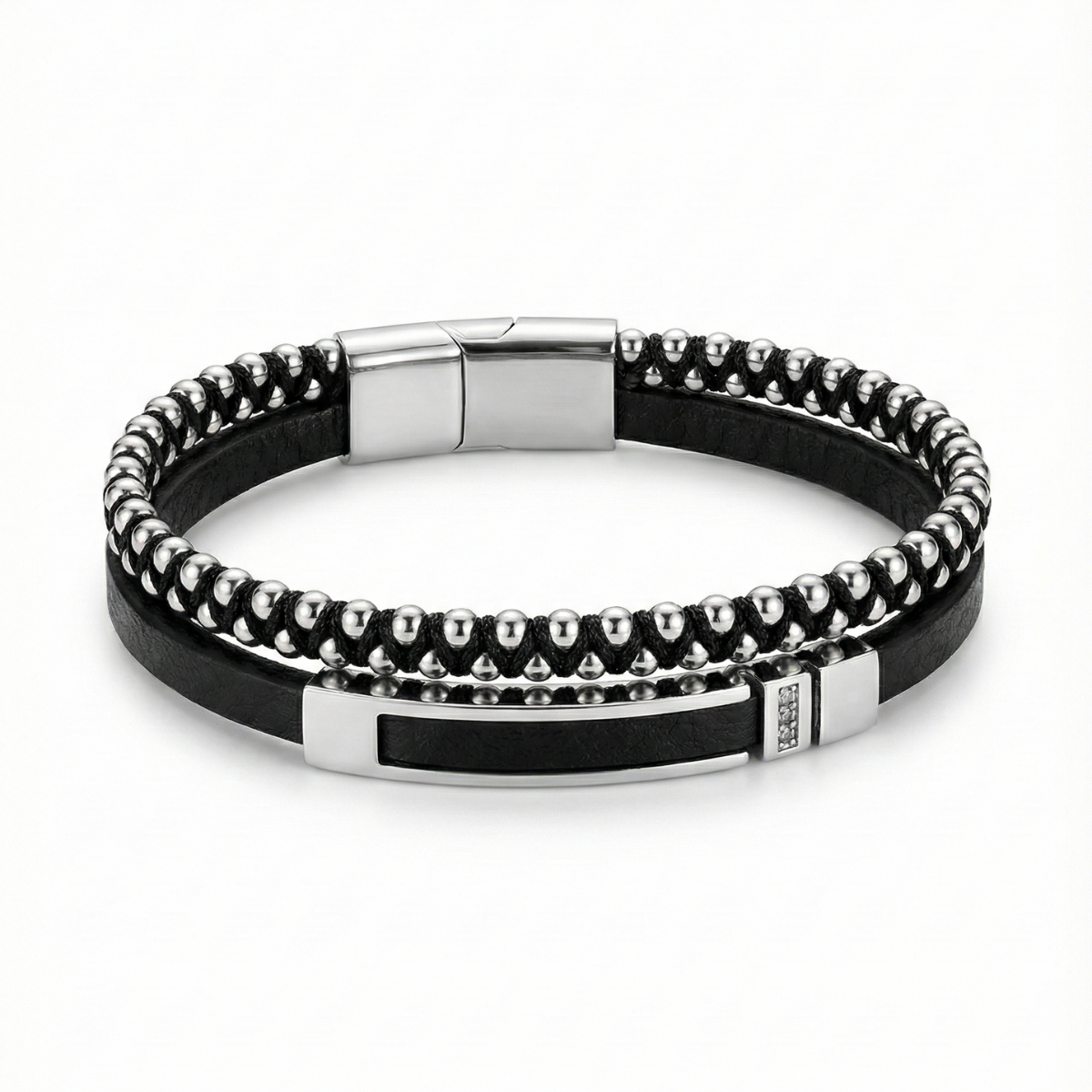 Compra nuestra exclusiva pulsera para hombre de doble hilera. Fabricada en España con 100% acero y baño de oro blanco de 18K. Diseño moderno y elegante con 1 año de garantía. ¡El regalo perfecto para él!