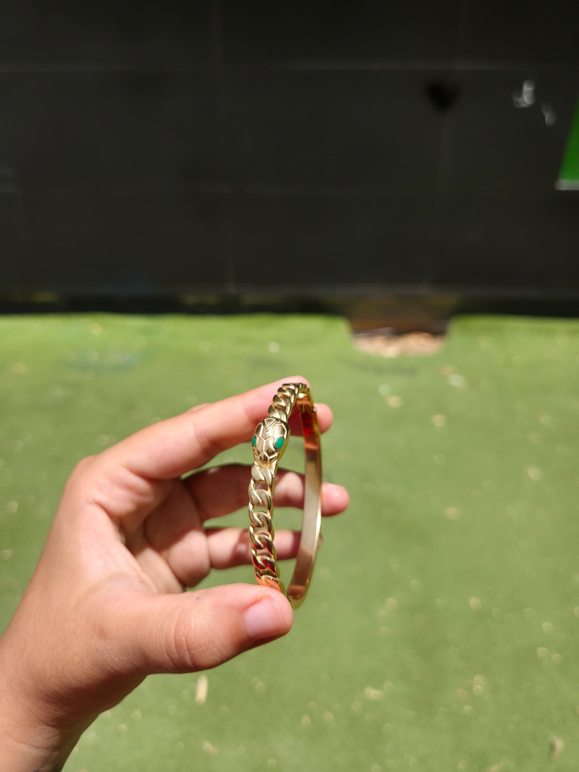 Bracelet serpent en acier inoxydable plaqué or 18 carats – Style audacieux et sophistiqué
