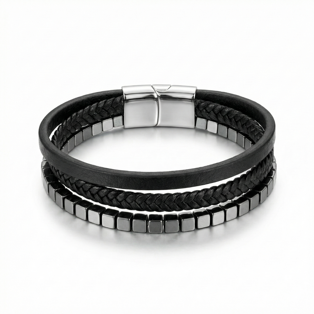 Pulsera de hombre triple hilera de cuero negro y cuentas de acero cuadradas con baño de oro blanco 18k.