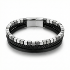 Joyería masculina hecha en España, pulsera de acero y cuero con tres capas y cierre magnético.