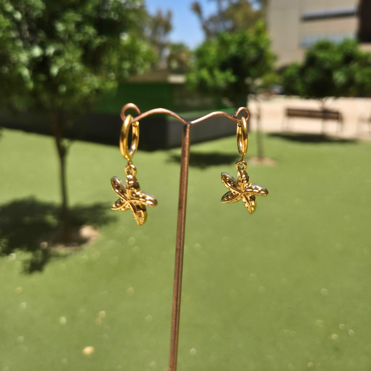 Pendientes de Aro Dorados con Colgante de Estrella de Mar - 100% Acero Bañado en Oro 18K