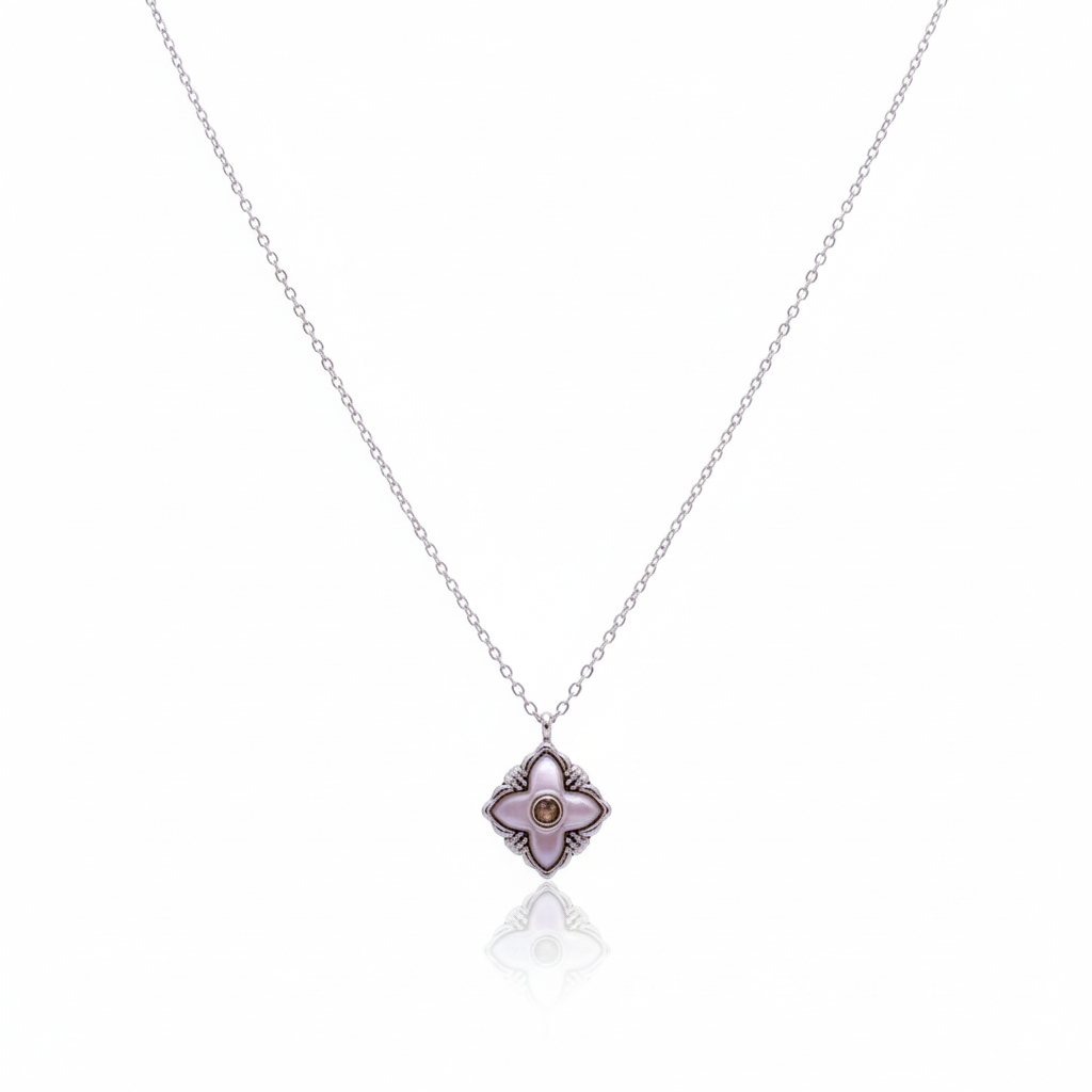 Collar Flor de Cuatro Pétalos con Nácar y Circonita Central 100% Acero Inoxidable Color Plata