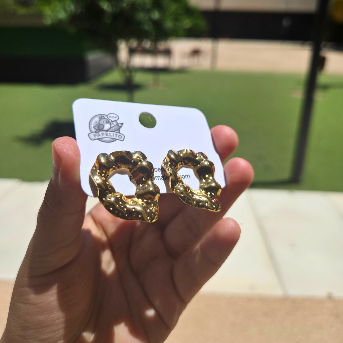 Pendientes de Aro Irregular con Textura Ondulada - 100% Acero Bañado en Oro 18K