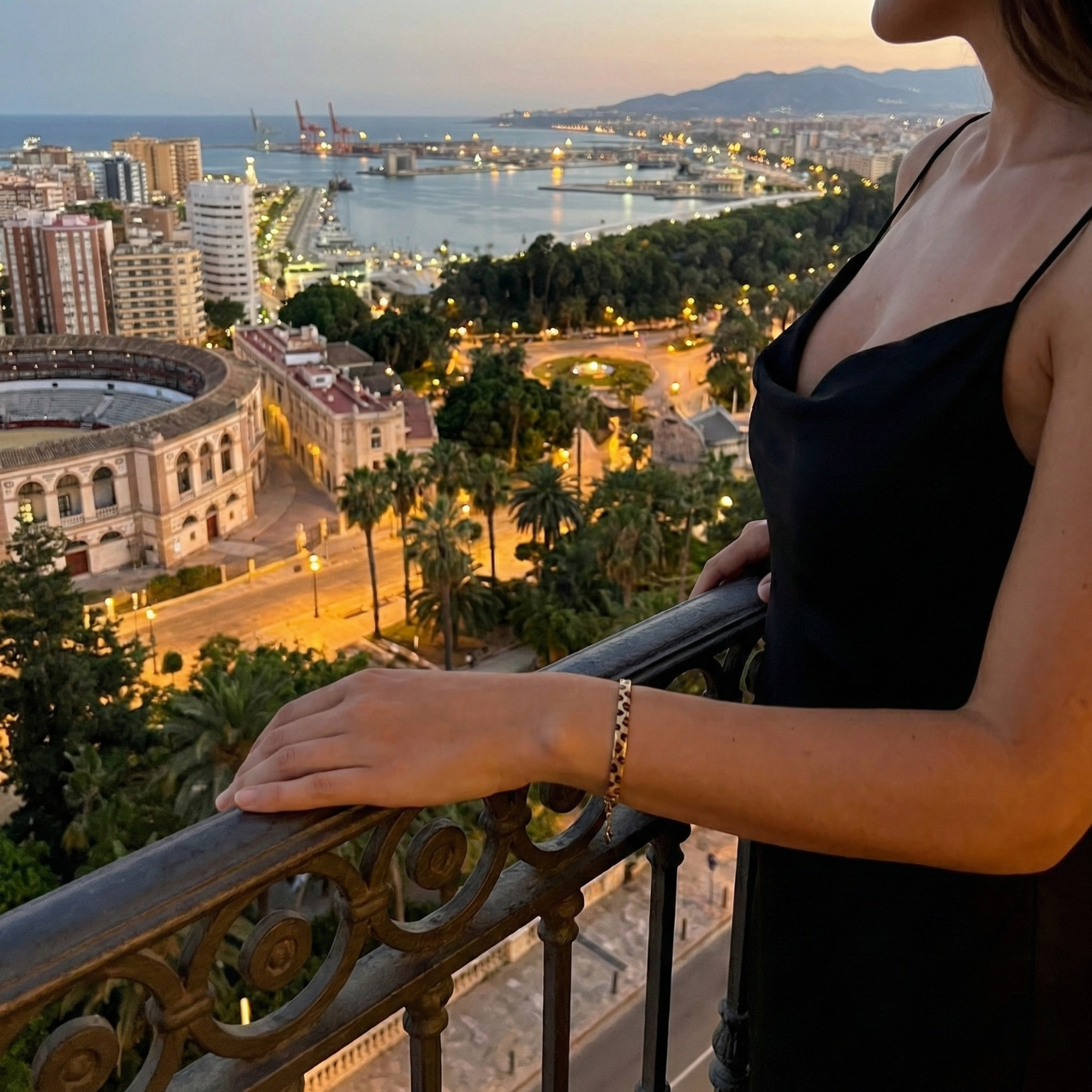 Pulsera Plana de Eslabones con Estampado de Leopardo - 100% Acero Bañado en Oro 18K