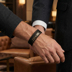 Pulsera Masculina Multicapa de Cuero Trenzado y Placa Distintiva – 100% Acero Bañado en Oro 18K