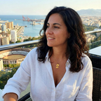 Collar con Colgante de Gato Calado 100% Acero Bañado en Oro 18K