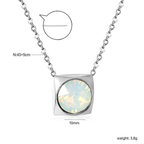 Collier élégant avec pendentif carré en cristal d'opale - 100 % acier et fabriqué en Espagne