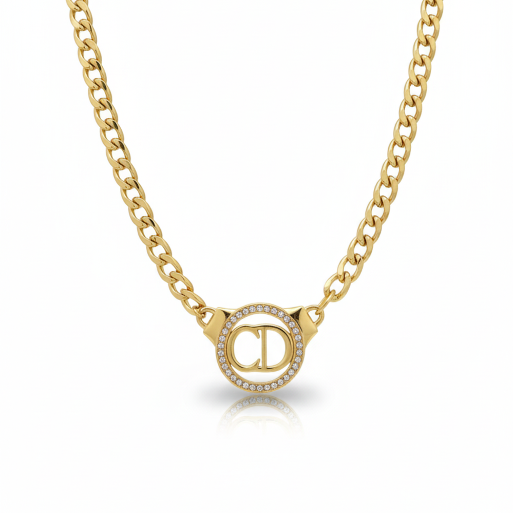 Collier à grosse chaîne avec pendentif initial circulaire et strass en acier plaqué or 18 carats
