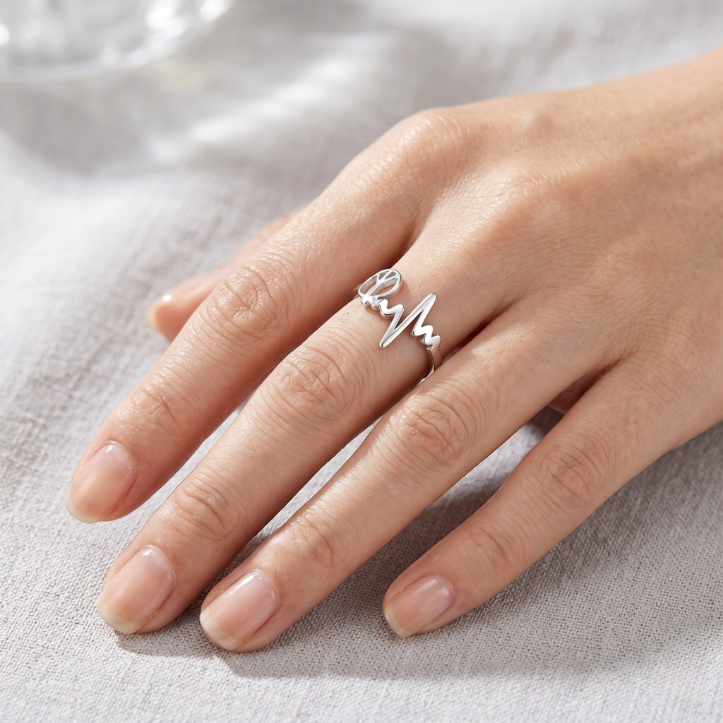 Anillo Ajustable "Paz y Vida" con Símbolo Peace y Latido - 100% Acero con Baño de Plata
