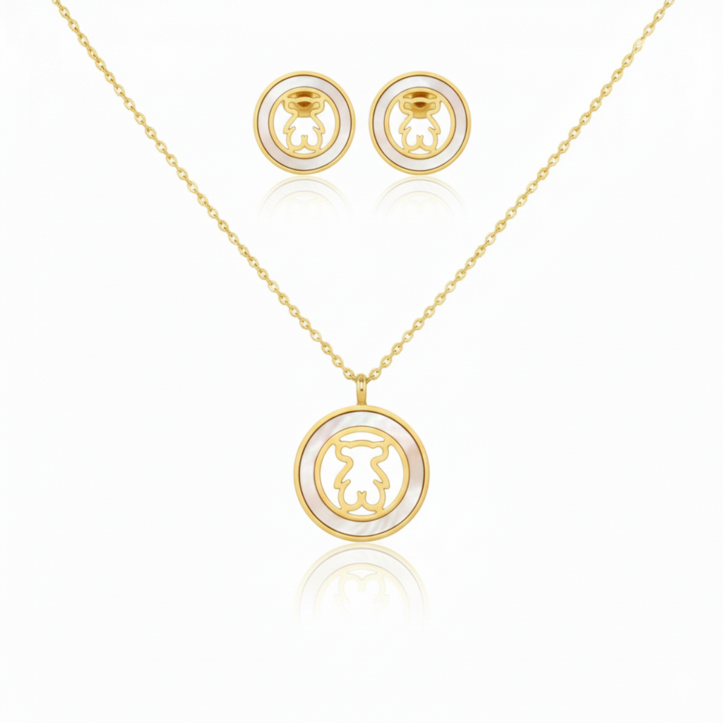 Conjunto de Collar y Pendientes con Oso y Nácar Blanco en Círculo Dorado - 100% Acero Bañado en Oro 18K
