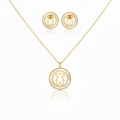 Conjunto de Collar y Pendientes con Oso y Nácar Blanco en Círculo Dorado - 100% Acero Bañado en Oro 18K