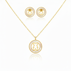 Conjunto de Collar y Pendientes con Oso y Nácar Blanco en Círculo Dorado - 100% Acero Bañado en Oro 18K