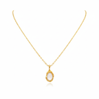 Collar con Colgante Óvalo de Nácar 100% Acero Bañado en Oro 18K