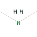 Parure collier et boucles d'oreilles lettre « H » émaillée verte - 100 % acier rhodié