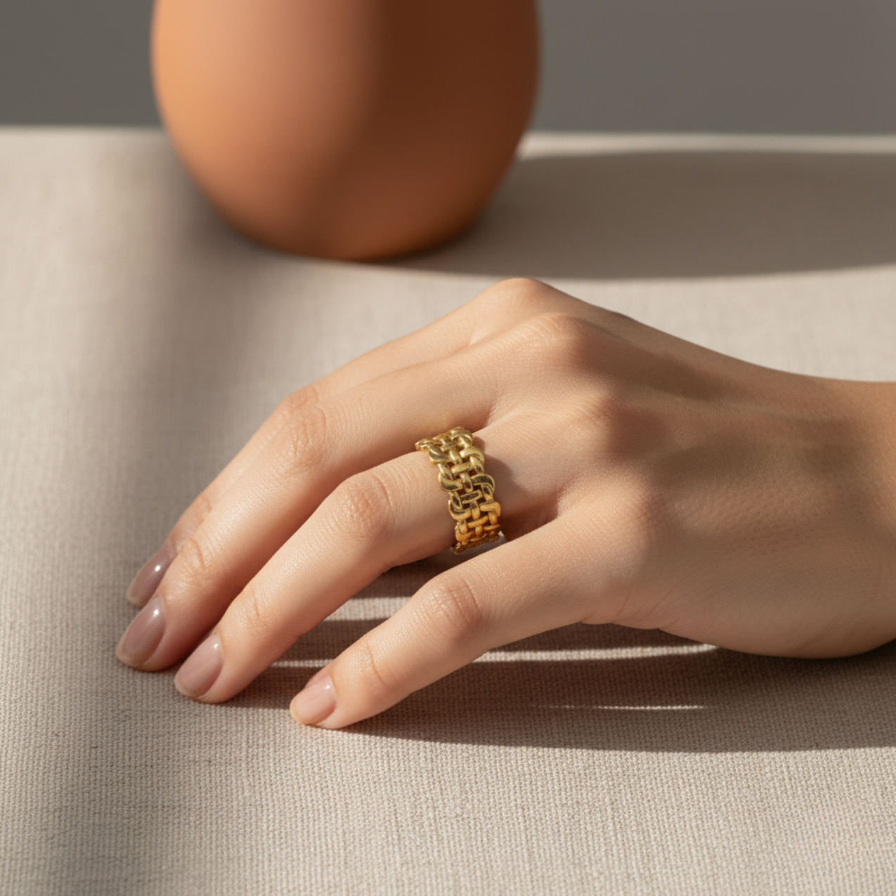 Anillo Ancho Trenzado 100% Acero Bañado en Oro 18K