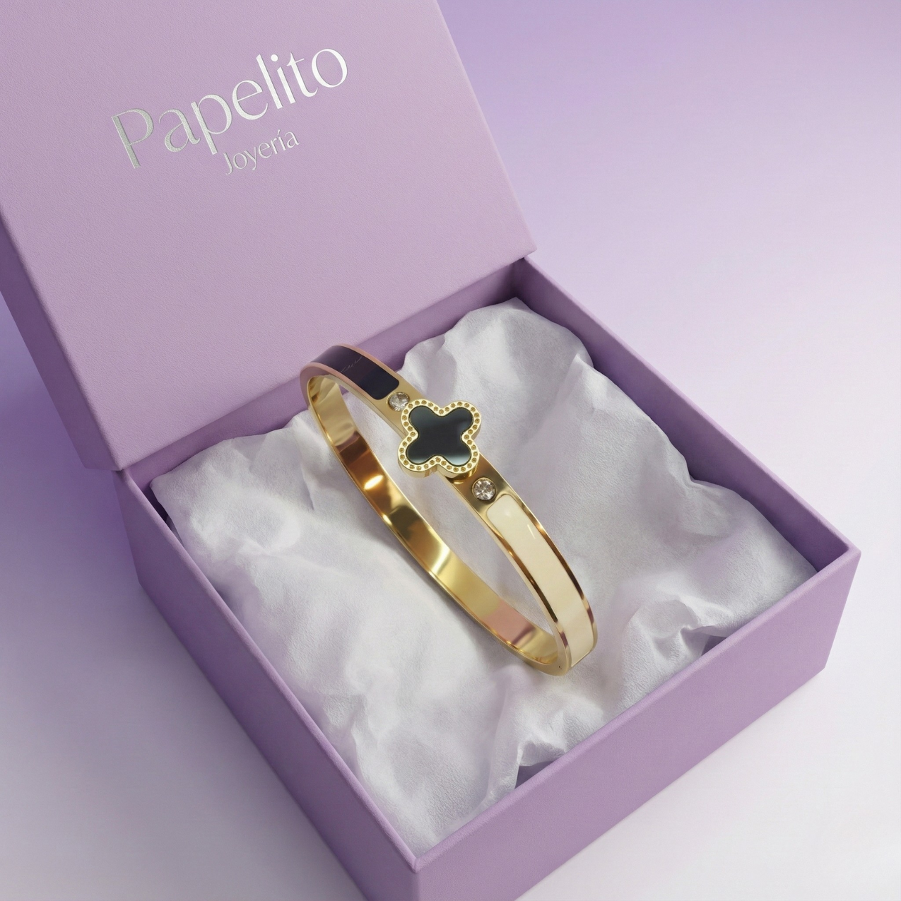 Bracelet rigide avec trèfle émaillé noir, détails blancs et zircones - 100 % acier plaqué or 18 carats