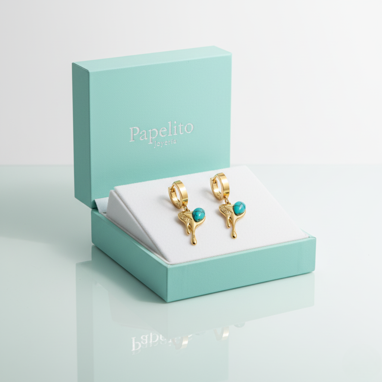 Pendientes Aro con Dije Corazón Goteando y Turquesa de Acero Chapado en Oro 18K