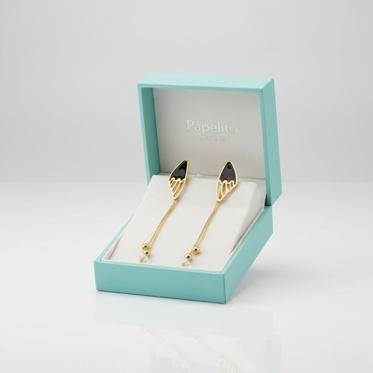 Pendientes Largos Ala de Mariposa con Esmalte Negro 100% Acero Bañado en Oro 18K