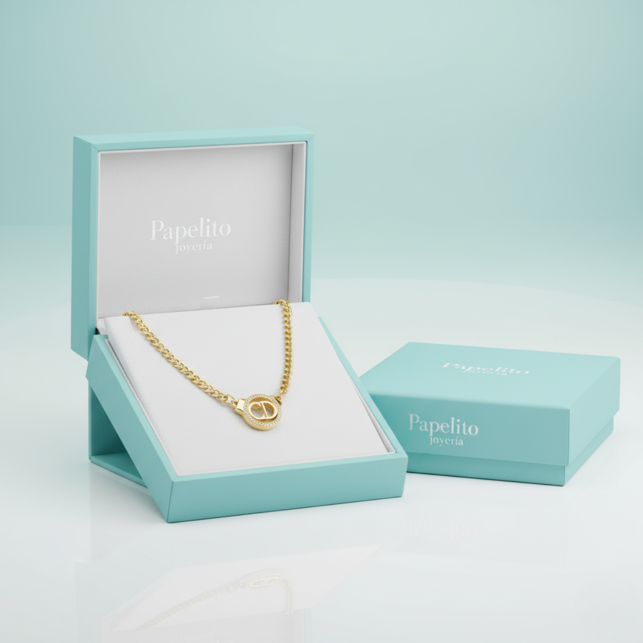 Collar de Cadena Gruesa con Dije Circular Iniciales y Brillantes de Acero Chapado en Oro 18K