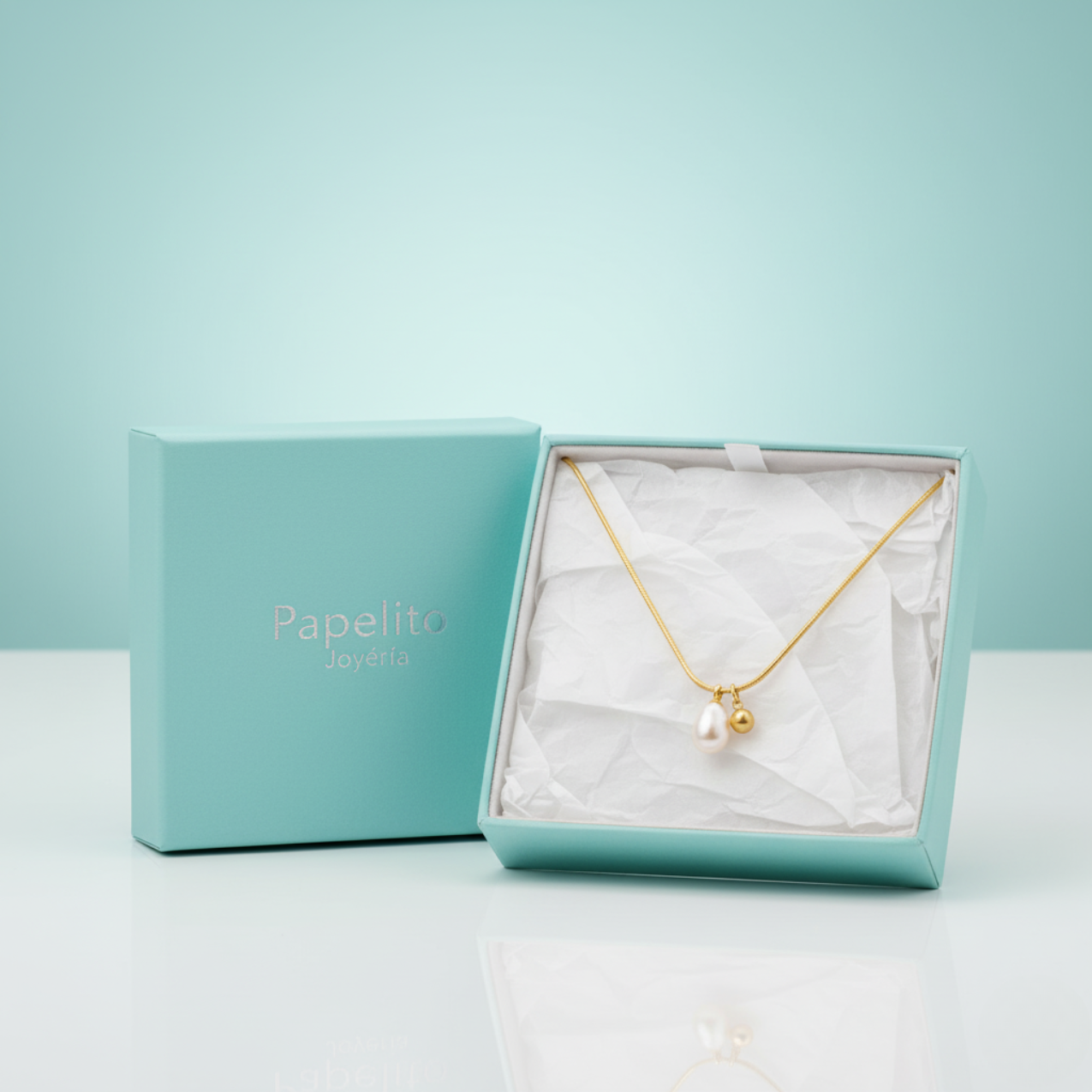 Collar Minimalista con Perla Natural y Bola Dorada 100% Acero Bañado en Oro 18K