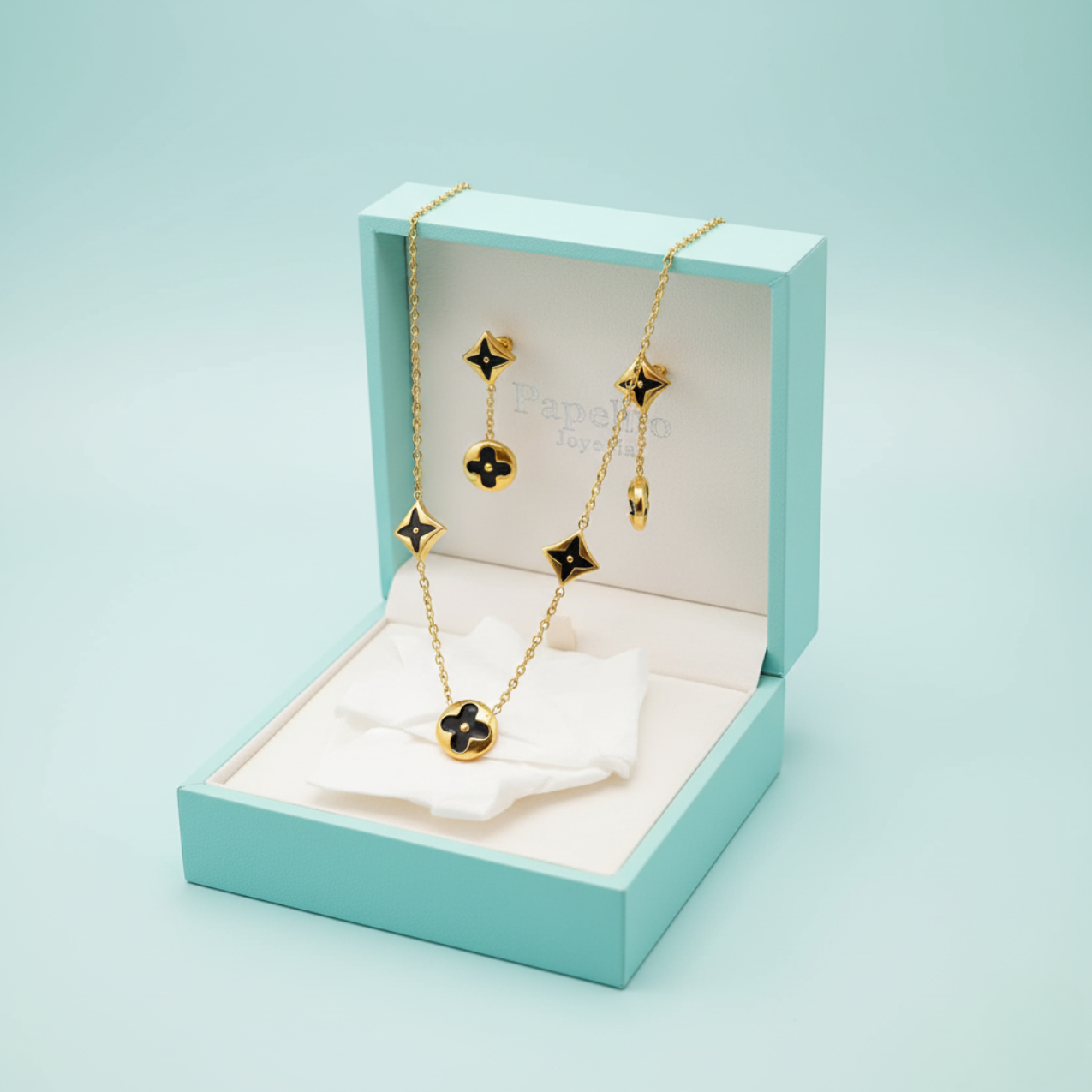 Conjunto Elegante Corazón Negro - Acero Bañado en Oro 18K