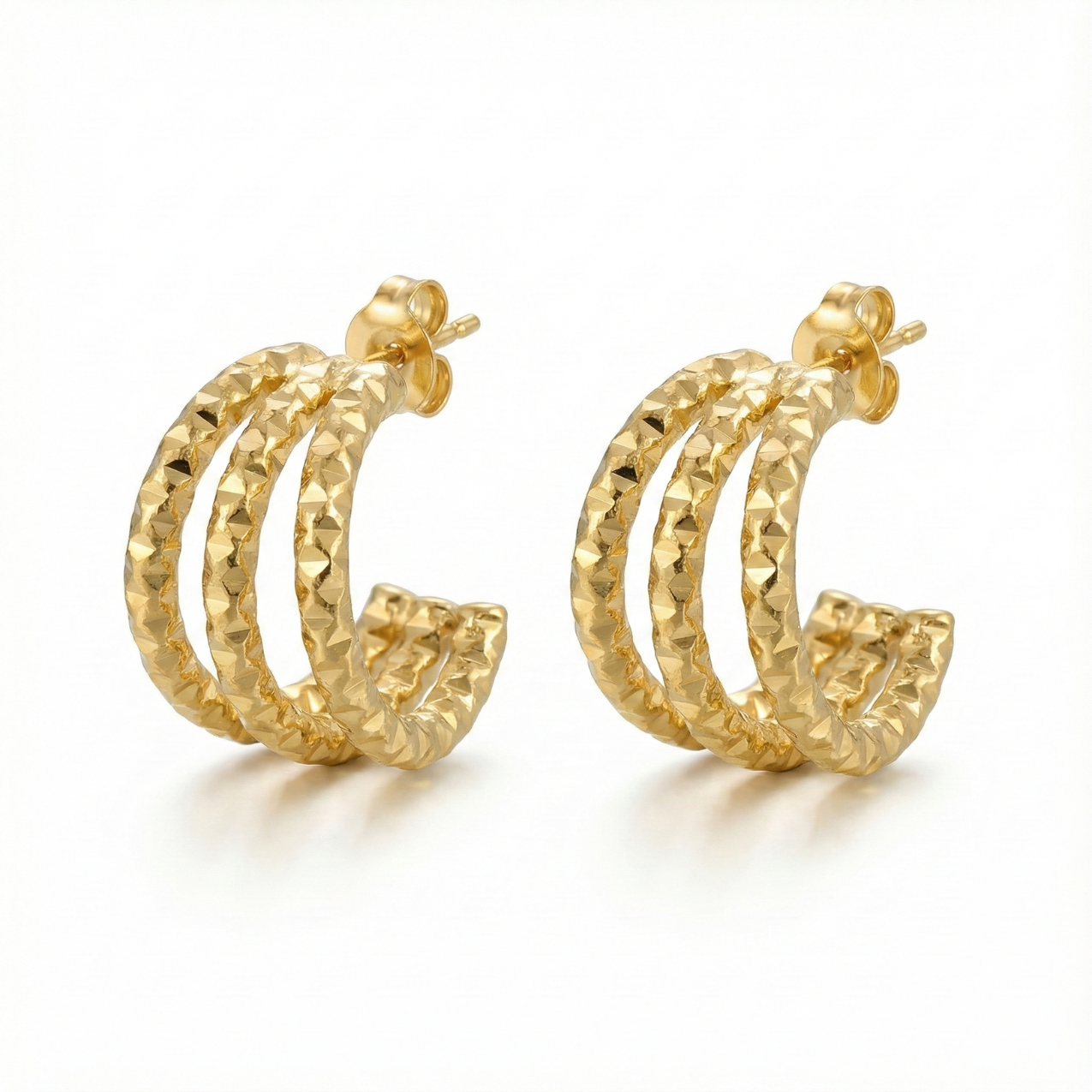 Pendientes de Acero Inoxidable Bañados en Oro de 18K con Acabado Láser