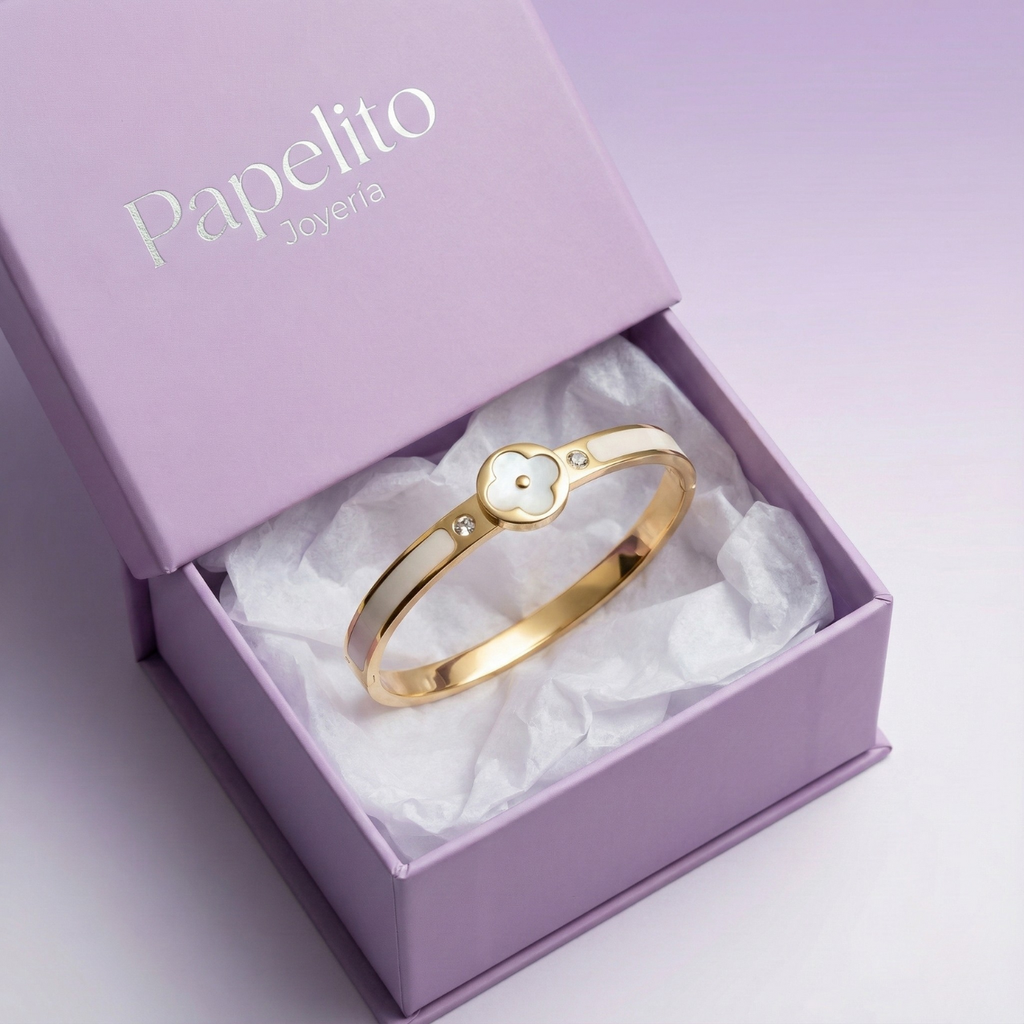 Bracelet rigide avec trèfle en nacre et zircone, détails émaillés blancs - 100 % acier plaqué or 18 carats