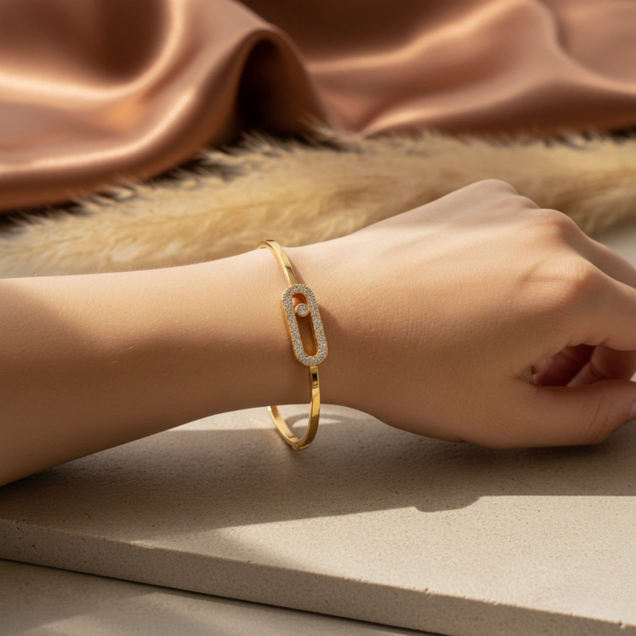 Pulsera Rígida Eslabón con Circonita Móvil 100% Acero Bañado en Oro 18K