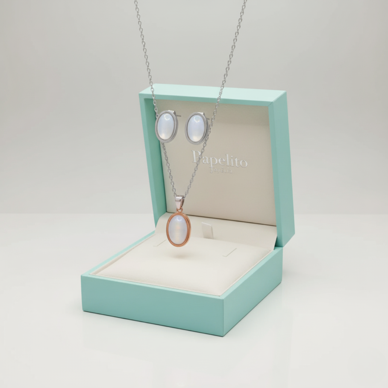 Conjunto de Joyas Clásico con Nácar Blanco - Pendientes y Collar 100% Acero Bañado en Plata