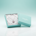 Collar Flor de Cuatro Pétalos con Nácar y Circonita Central 100% Acero Inoxidable Color Plata