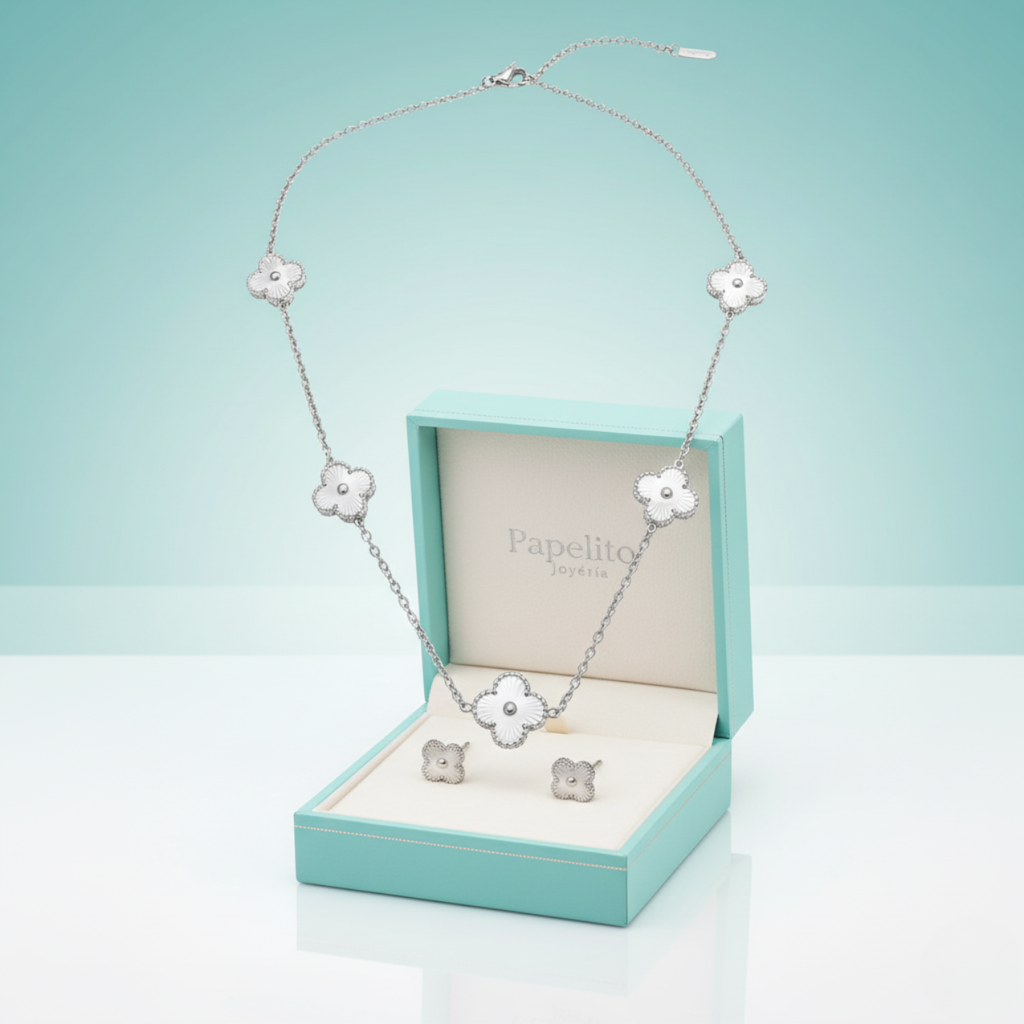 Conjunto Completo de Acero Chapado en Plata con Tréboles de Nácar: Collar, Pendientes, Pulsera y Anillo Ajustable