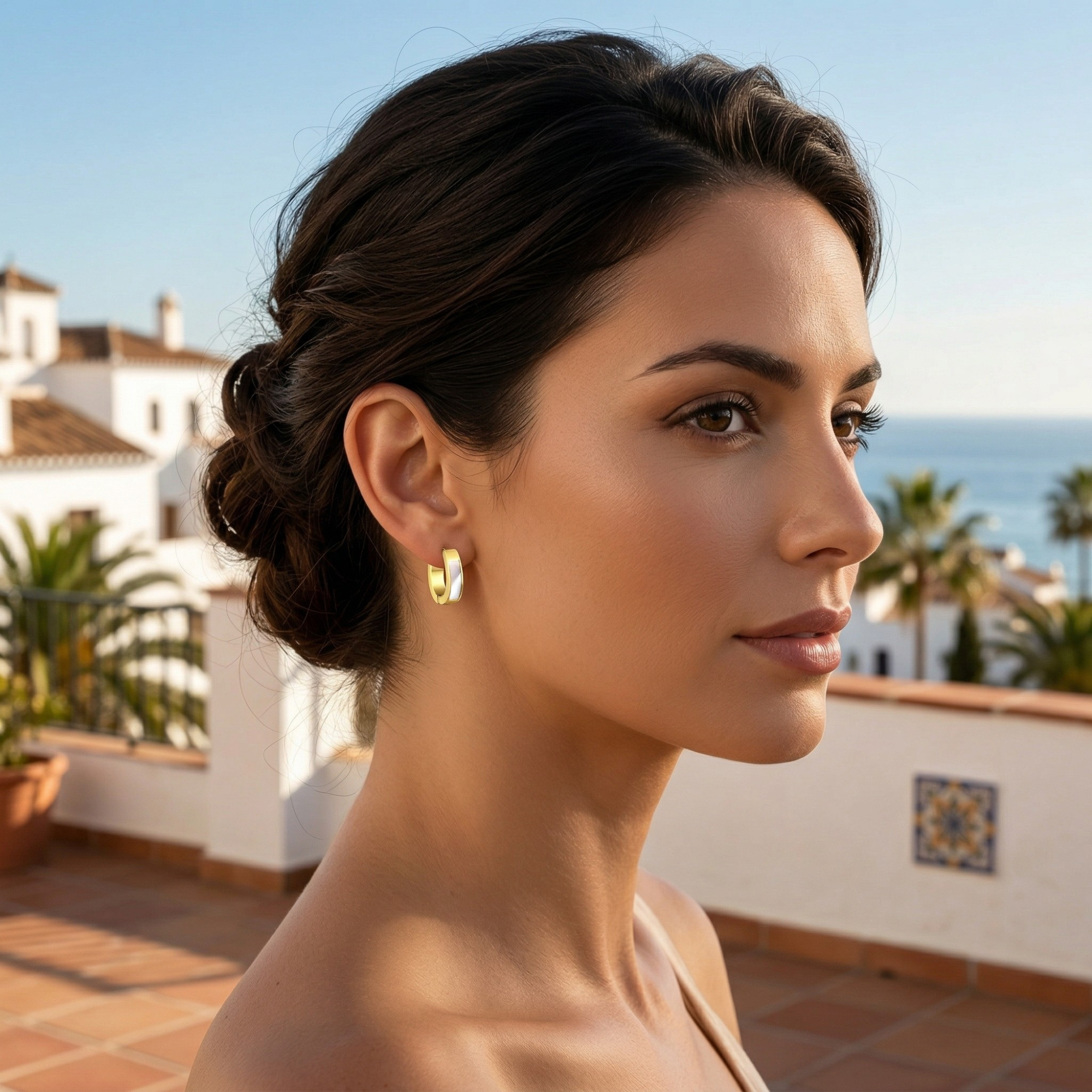 Boucles d'oreilles créoles modernes bicolores (or et blanc) - 100 % acier plaqué or 18 carats