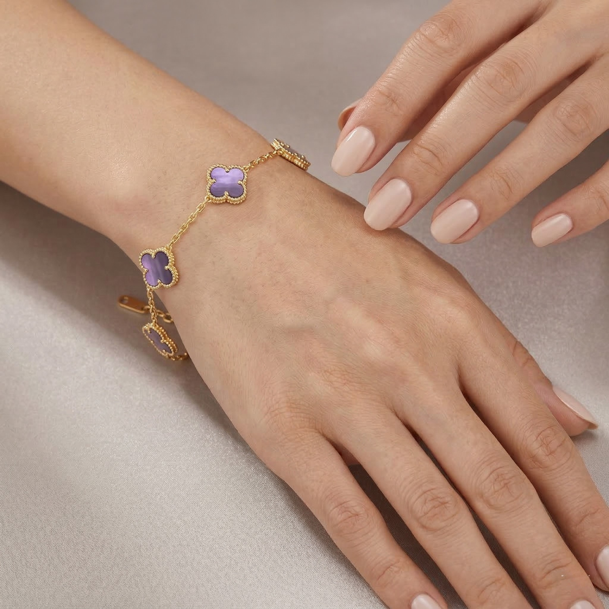 Bracelet trèfle marbré violet, 100 % acier plaqué or 18 carats