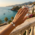 Bracelet ouvert avec zircones carrées et trèfles - 100 % acier plaqué or 18 carats
