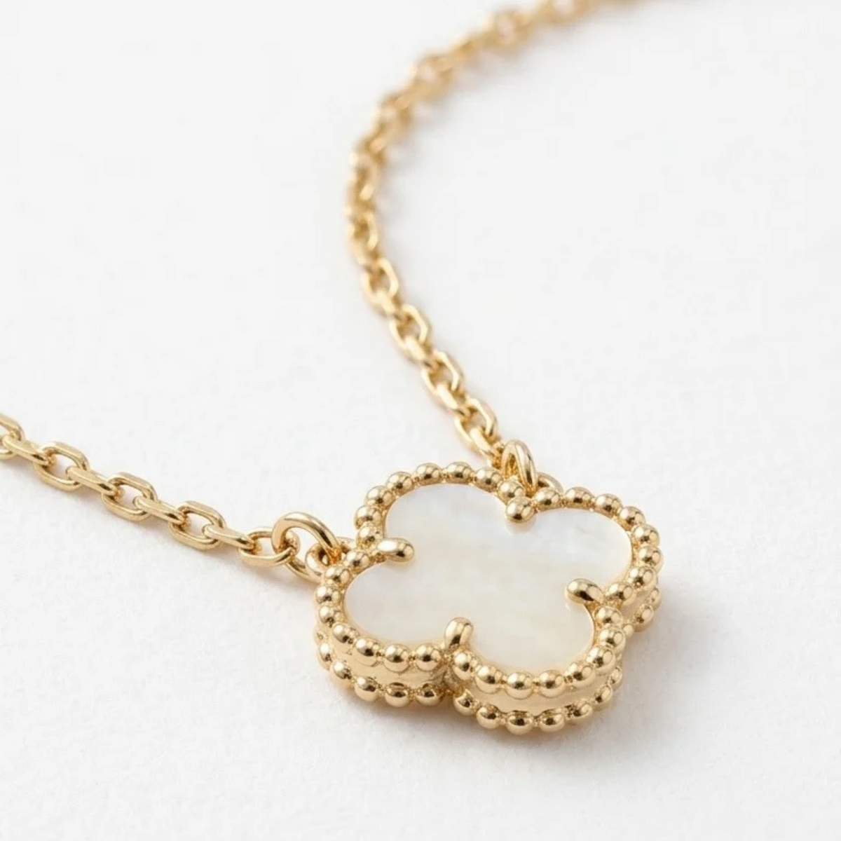 Collar Trèfle Lumière Blanche