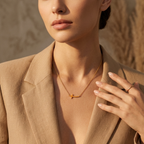 Collier La Croix Courbe Minimaliste Pur