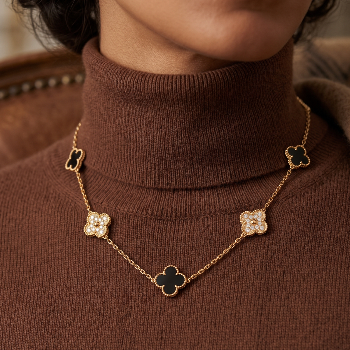 Collar Trèfle Ébène & Pavé Diamanté con Motivos Perlados