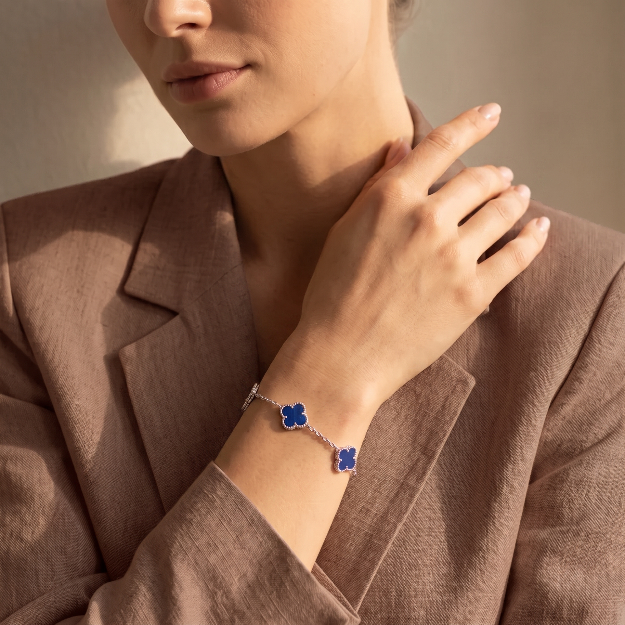Intense Blue Clover Bracelet 100% Stainless Steel Silver Color