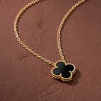 Collar Trèfle Noir Mystique
