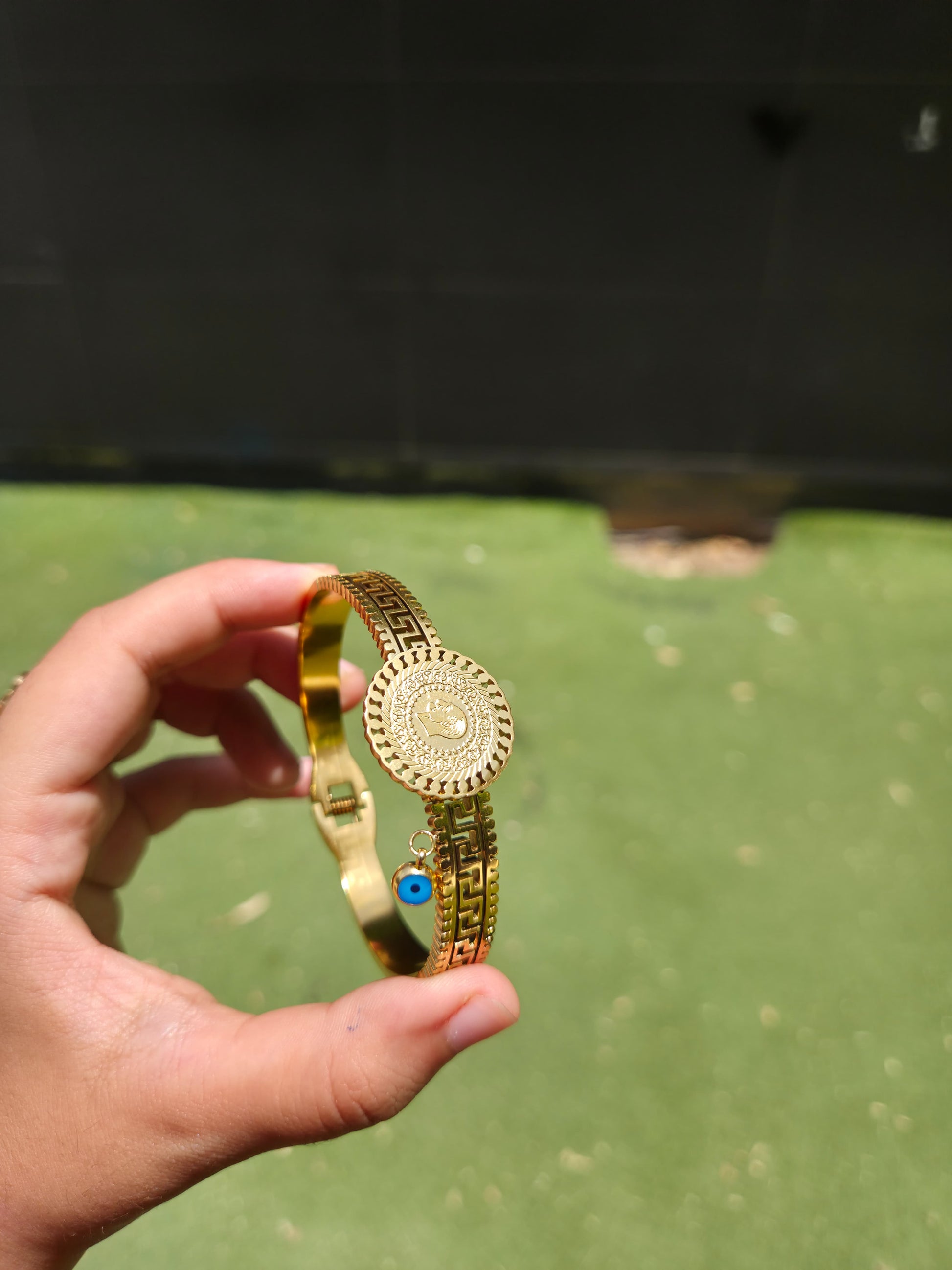 Bracelet en or avec pendentif pièce et mauvais œil – 100 % acier inoxydable et plaqué or 18 carats
