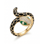Anillo ajustable de serpiente en acero bañado en oro de 18K con esmalte negro, cristales blancos y ojos verdes, fabricado en España.