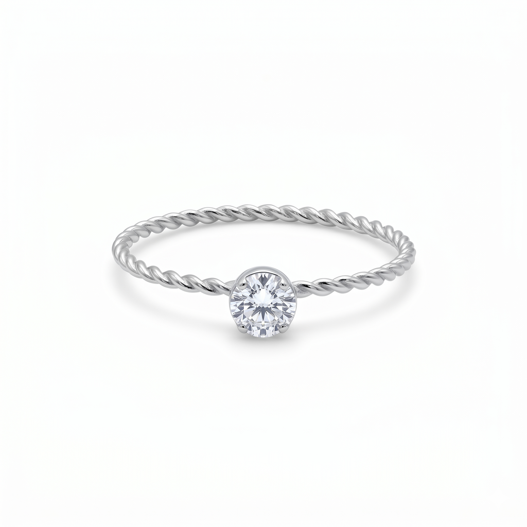 Anillo solitario de lujo para mujer con cuerpo trenzado y brillante central. Joyería exclusiva fabricada en 100% acero inoxidable con baño de oro blanco 18K. Hecho en Bélgica.