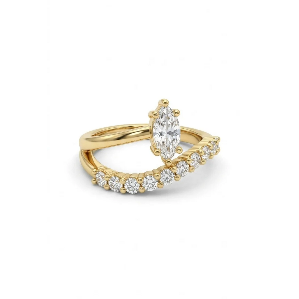 Anillo dorado con diseño tiara, circonita central corte marquesa y banda curva en pavé de circonitas[cite: 15], con laminado en oro premium 18K PVD hecho en España.