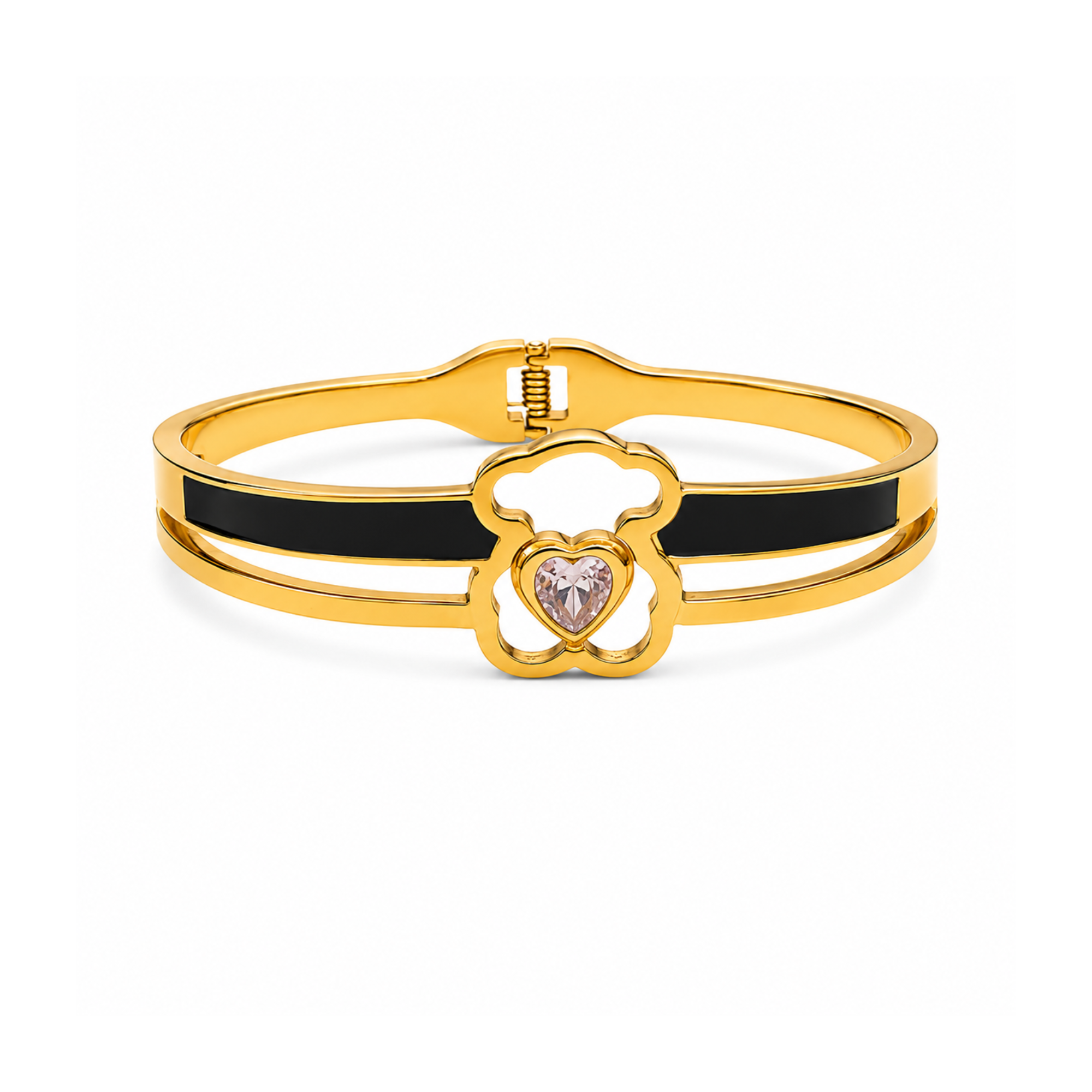 Brazalete rígido de acero en color oro de 18K con silueta central de oso, detalle de corazón brillante y franja de esmalte negro.