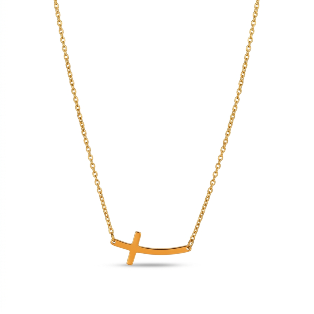 Collar de cadena fina de acero chapado en oro de 18k con un dije de cruz horizontal lateral de líneas curvadas y acabado liso pulido, hecho en España.