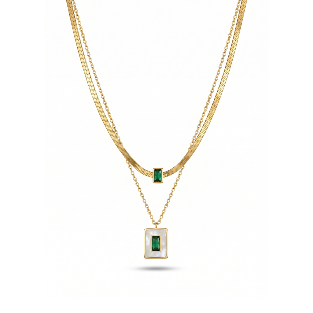 Collar doble de acero bañado en oro 18k PVD con colgante rectangular verde esmeralda y nácar hecho en Portugal.
