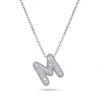 Collar hecho en España de acero con baño de oro blanco de 18K con un colgante de la inicial M en pavé de circonitas brillantes.