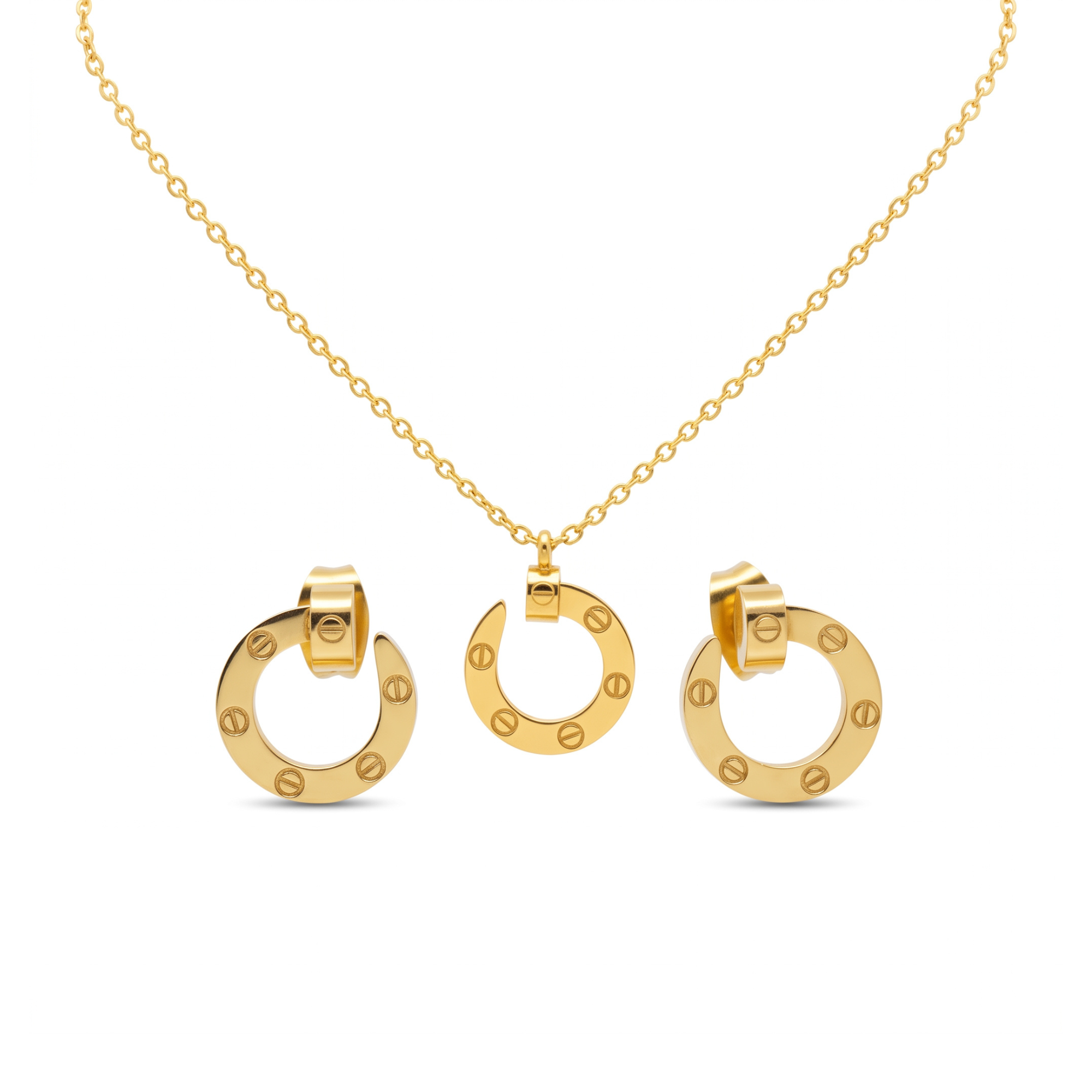 Conjunto de collar y pendientes con diseño de clavo circular grabado en acero inoxidable bañado en oro 18k hecho en España.