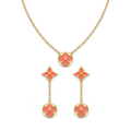 Conjunto de collar y pendientes colgantes en acero inoxidable con baño de oro 18K y esmalte color coral hecho en España.